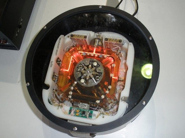 [半岛在线登录官网-半岛（中国）机械]激光陀螺仪抖动轮制造的难点及解决方法
