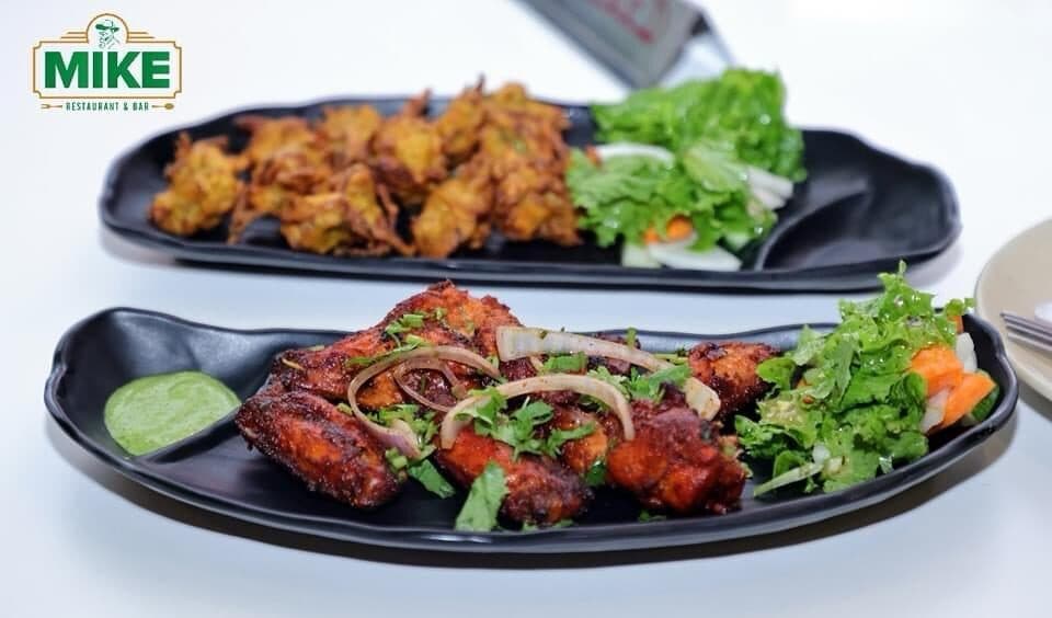 Chicken tikka and paneer pakoda platters